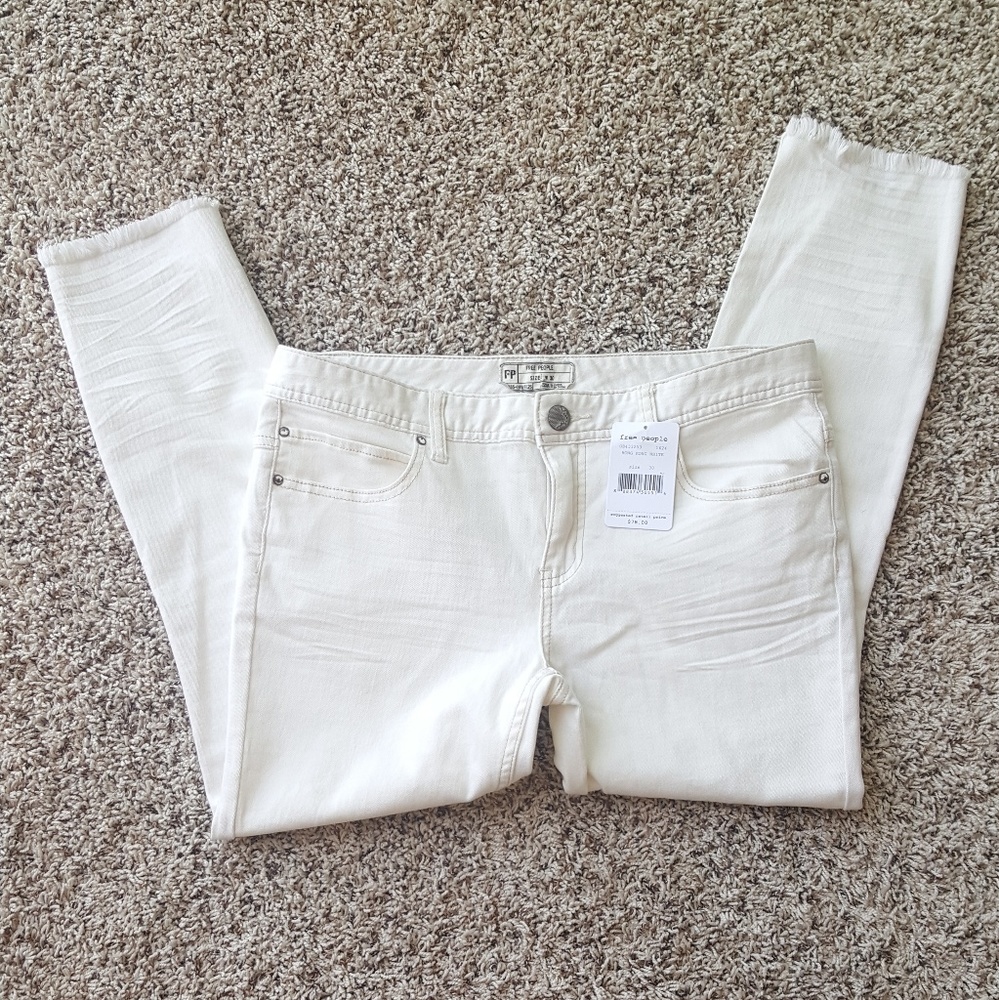 💣 Free People Cropped Denim Jeans 💣 - Picture 3 of 8